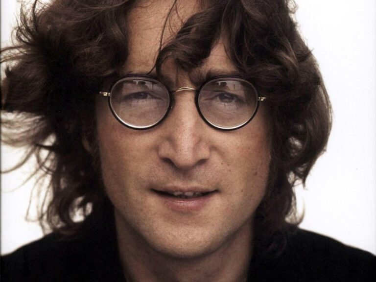 Settantotto anni fa nasceva John Lennon, il sognatore