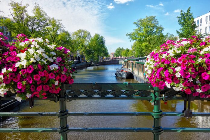 La vista sui canali ad Amsterdam