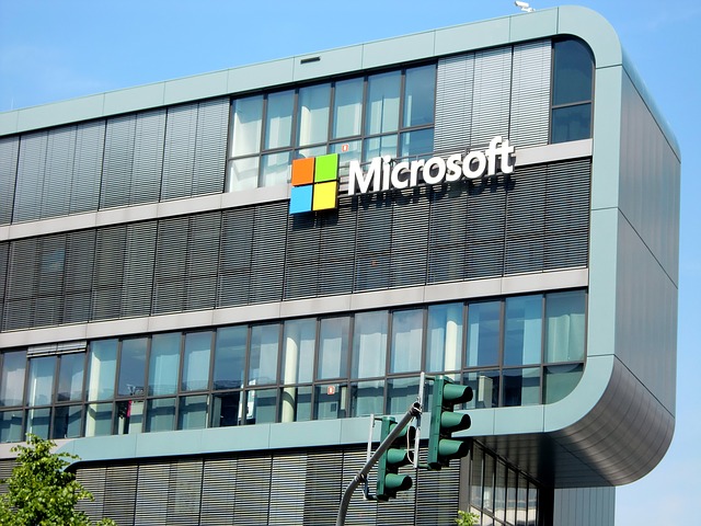 Microsoft costretta a pagare milioni per aver violato le sanzioni contro la Russia