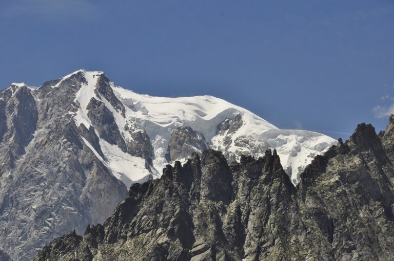 Monte Bianco: la Francia invade l’Italia e il Governo fa silenzio