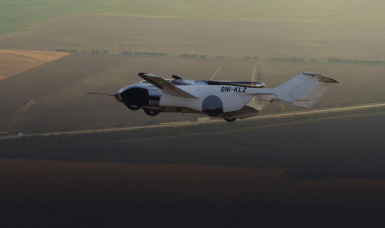 AirCar V5: il primo volo completo dell’auto con le ali
