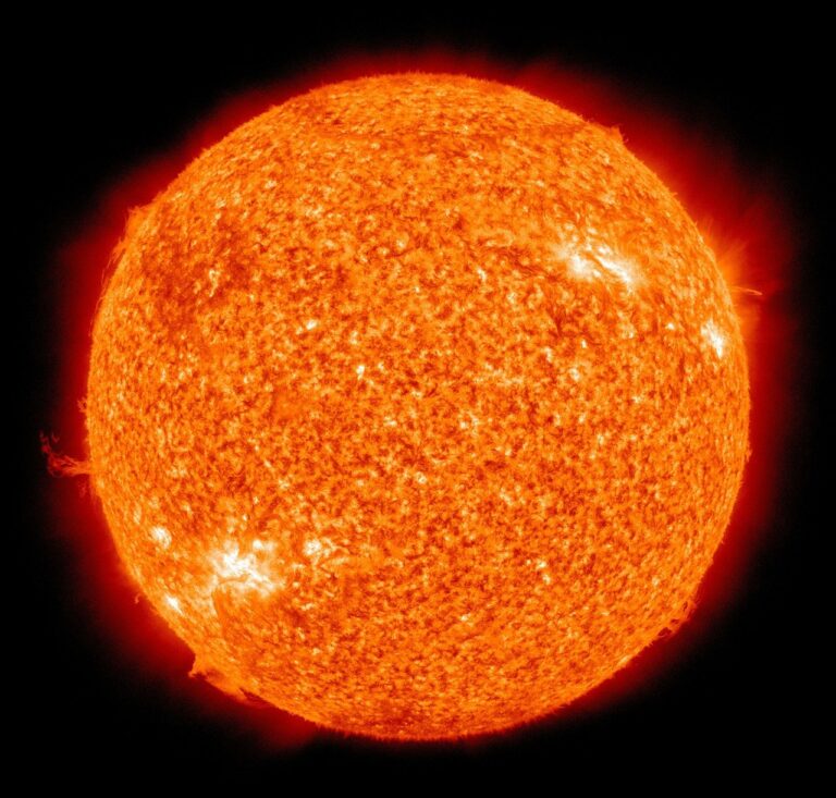 Sole: scoperti i segreti dell'atmosfera