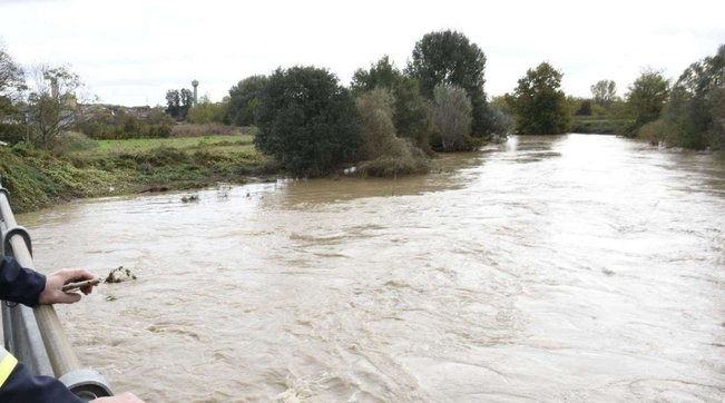 Maltempo Cervinara (Avellino) – esonda il torrente Cardito evacuate 3 famiglie