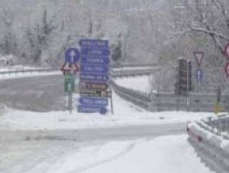 Maltempo Campania – Nevicate abbondanti tra Avellino e Benevento: rischio gelate notturne