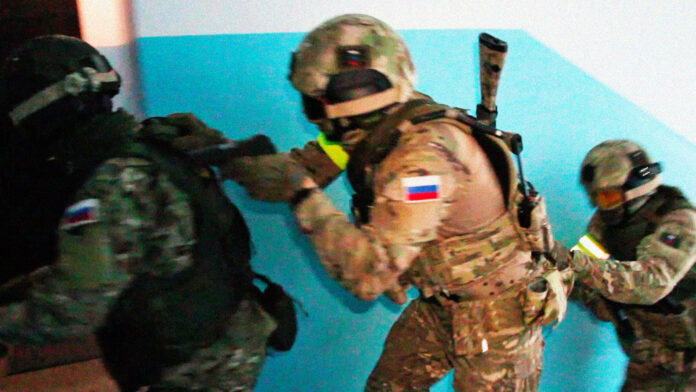 FSB ferma terroristi in Crimea