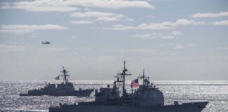 Nave militare USA nello Stretto di Taiwan
