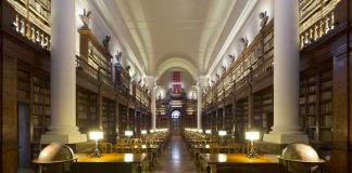 L'Università di Bologna ospiterà la biblioteca di Umberto Eco