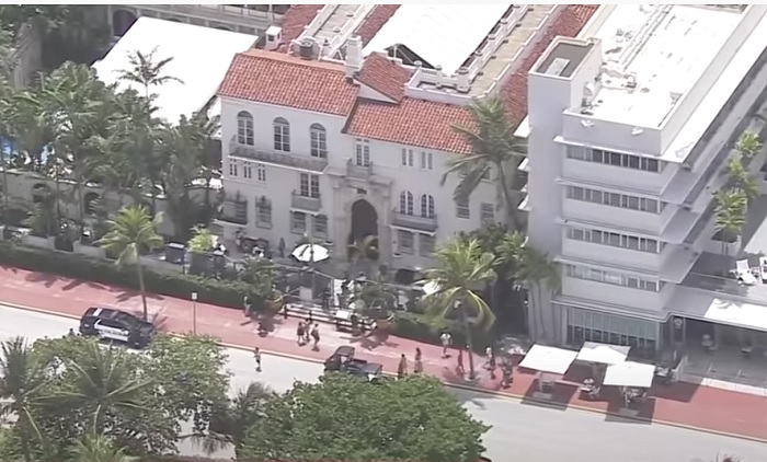 Versace: trovati due cadaveri nell’ex villa di Miami