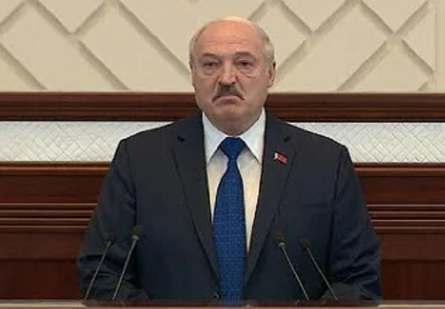 Lukashenko: pronti alla guerra se la Russia verrà attaccata