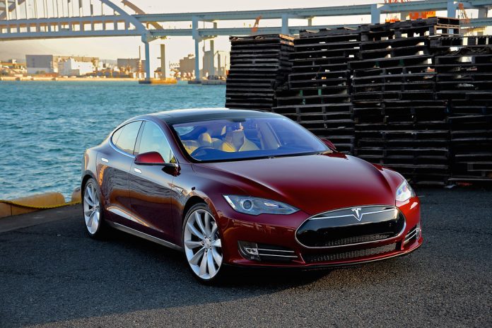 Stati Uniti: indagine su Tesla Autopilot