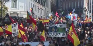 Spagna: polizia protesta