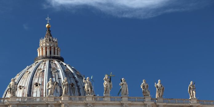 Vaticano: eletta una donna