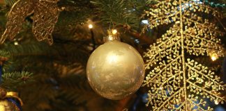 Idee per alberi di Natale dorati