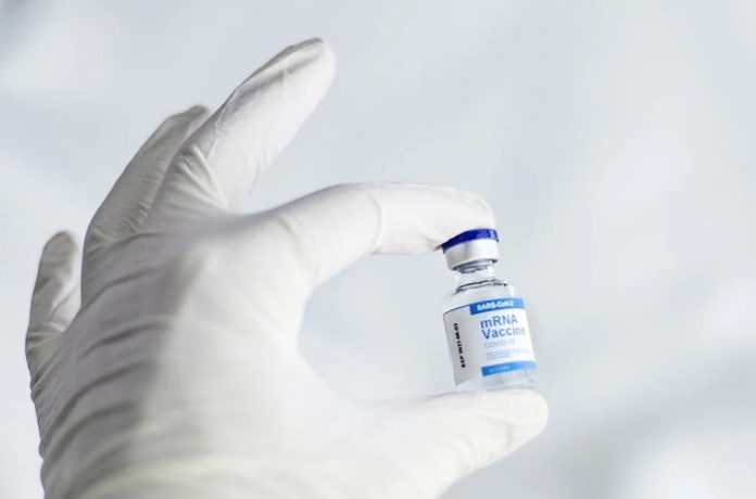 Israele somministrerà la quarta dose di vaccino