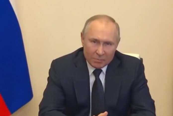 Putin ordina la proiezione dei documentari sull’invasione dell’Ucraina
