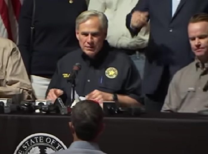Texas: governatore criticato per le dichiarazioni sulla sparatoria