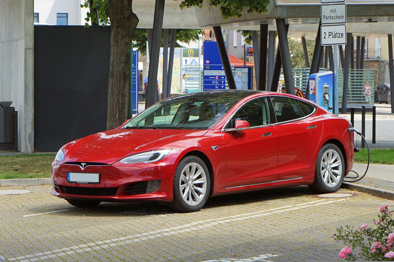 Standard & Poors esclude Tesla da aziende sostenibili