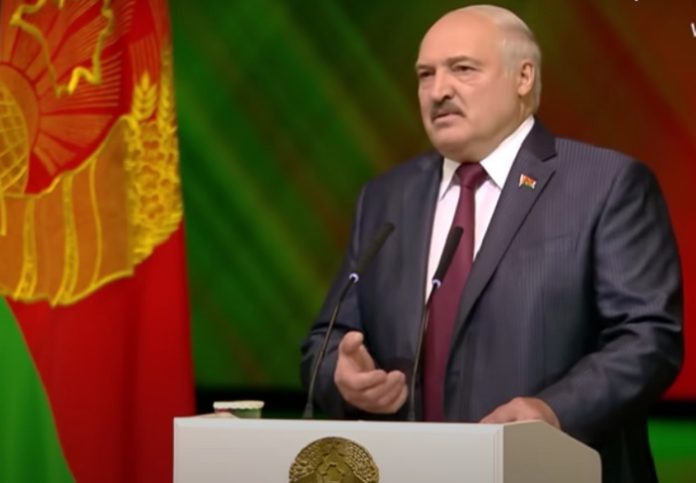 Lukashenko: Ucraina ha lanciato missili contro postazioni militari bielorusse
