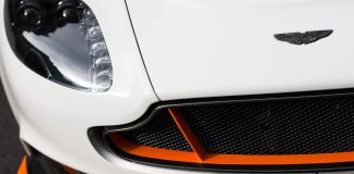 Presentazione Aston Martin V12 Vantage Roadster