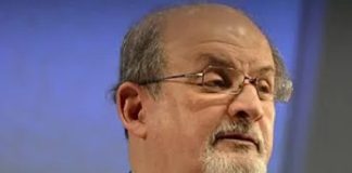 Salman Rushdie accoltellato durante una conferenza a New York
