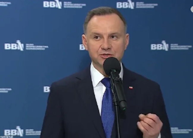 Polonia: presidente pone il veto alla legge sulla pillola del giorno dopo