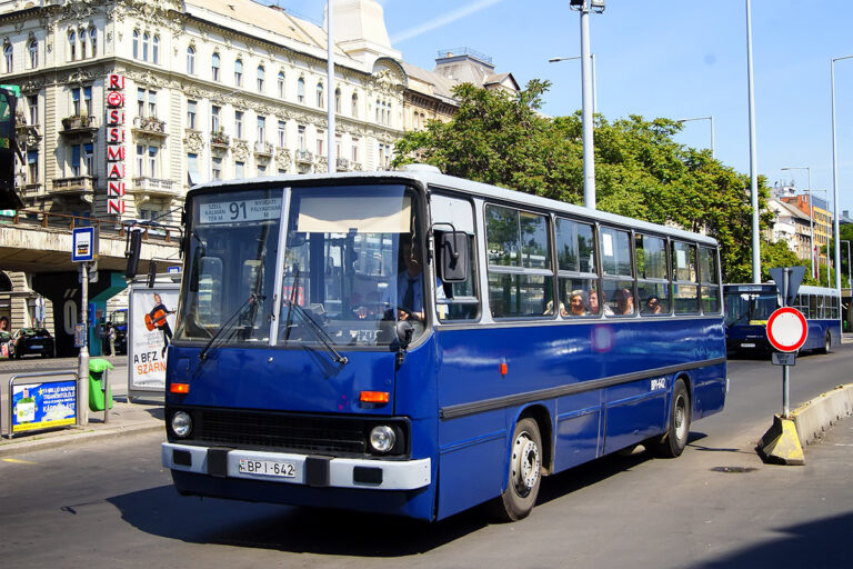 Gli autobus Ikarus vanno in pensione: siamo in Ungheria