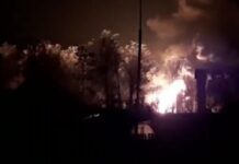Serbatori di petrolio russi prendono fuoco  