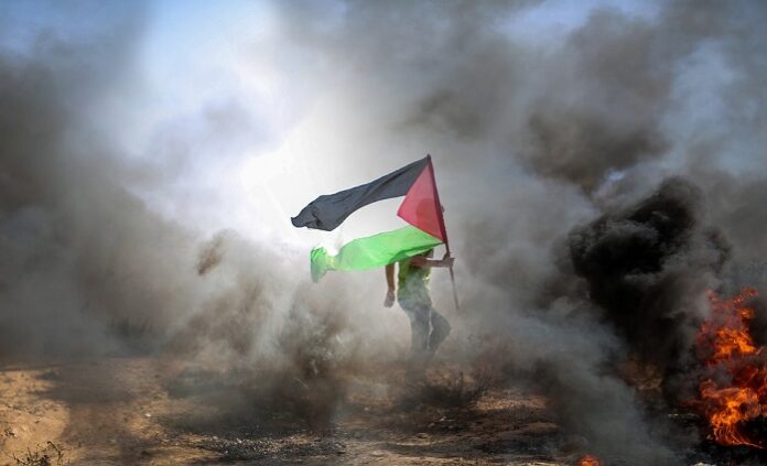 Gaza: raid aerei israeliani, sale la tensione