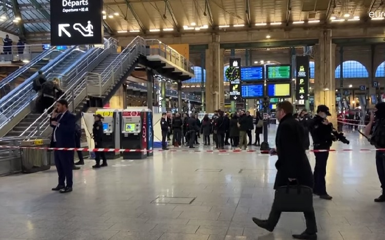 Parigi: accoltella sei persone alla stazione Gare du Nord