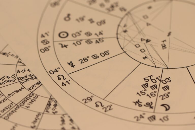 Cosa significano i nodi lunari in astrologia?