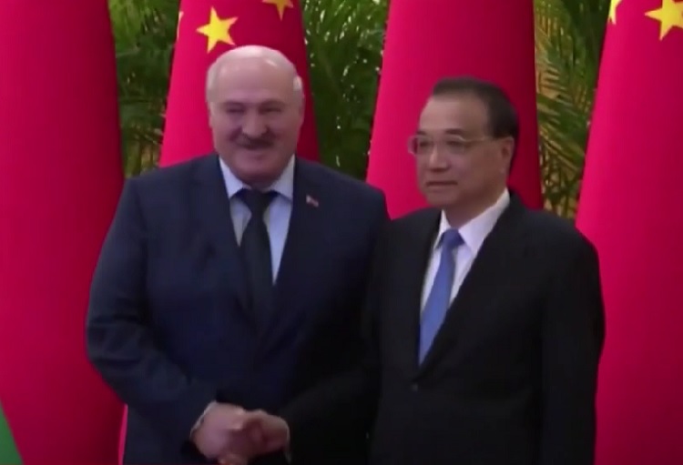 Lukashenko vola in Cina