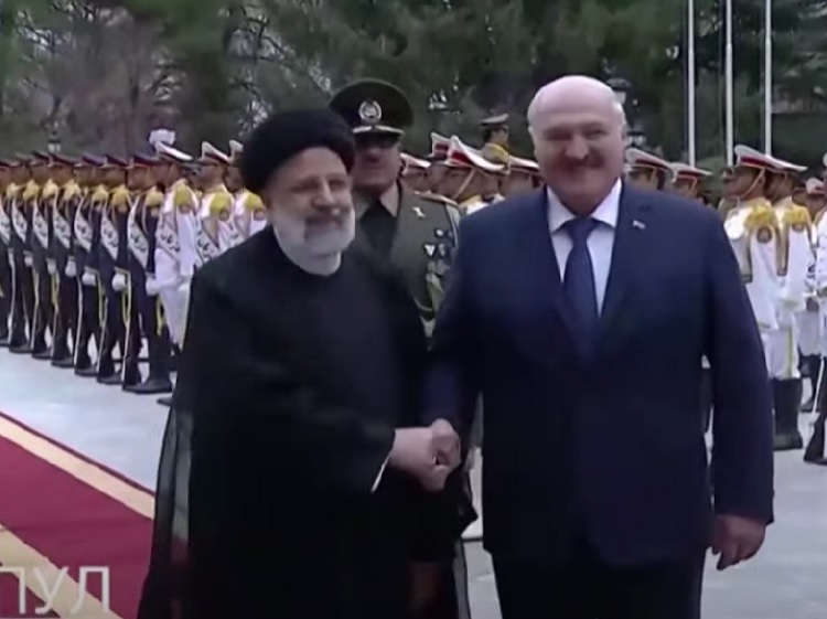 Lukashenko in Iran per incontrare il presidente Raisi
