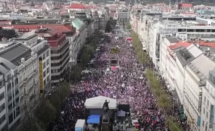 Repubblica Ceca: proteste antigovernative e marcia anti-aborto