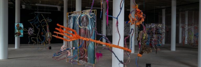 La Biennale di Liverpool 2023: orrore e guarigione