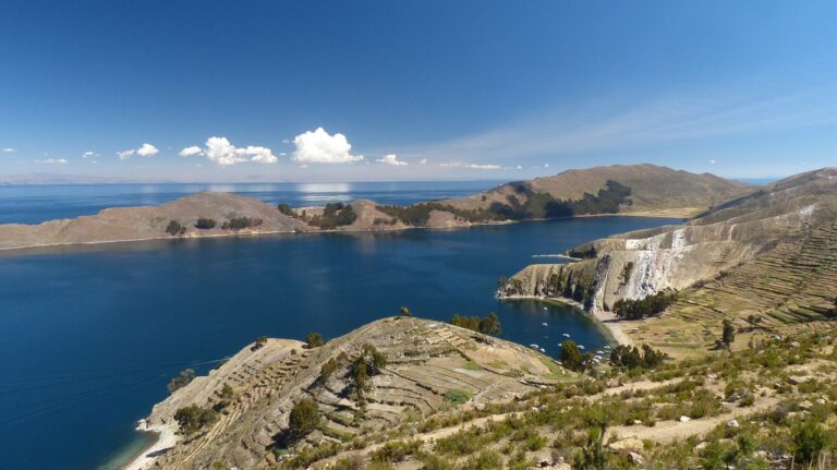 Il lago Titicaca si sta riducendo a causa del calore