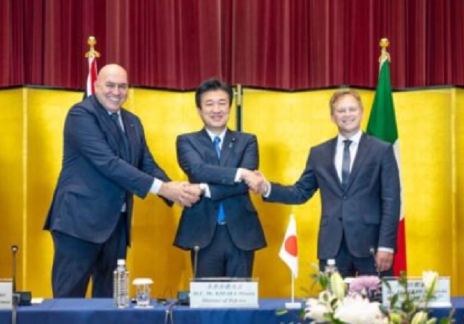 Regno Unito Giappone e Italia firmano un accordo per lo sviluppo di aerei da caccia avanzati