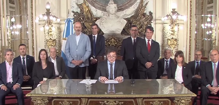 Argentina divisa in due sui consensi al governo Milei