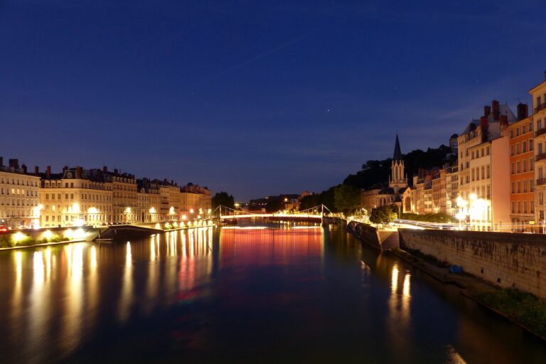 Le 10 città medievali più belle della Francia da scoprire con urgenza