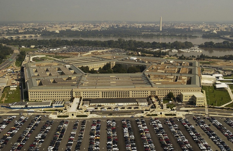 Trump cambia il nome al dipartimento della Difesa in dipartimento della Guerra Trump cambia il nome al dipartimento della Difesa in dipartimento della Guerra